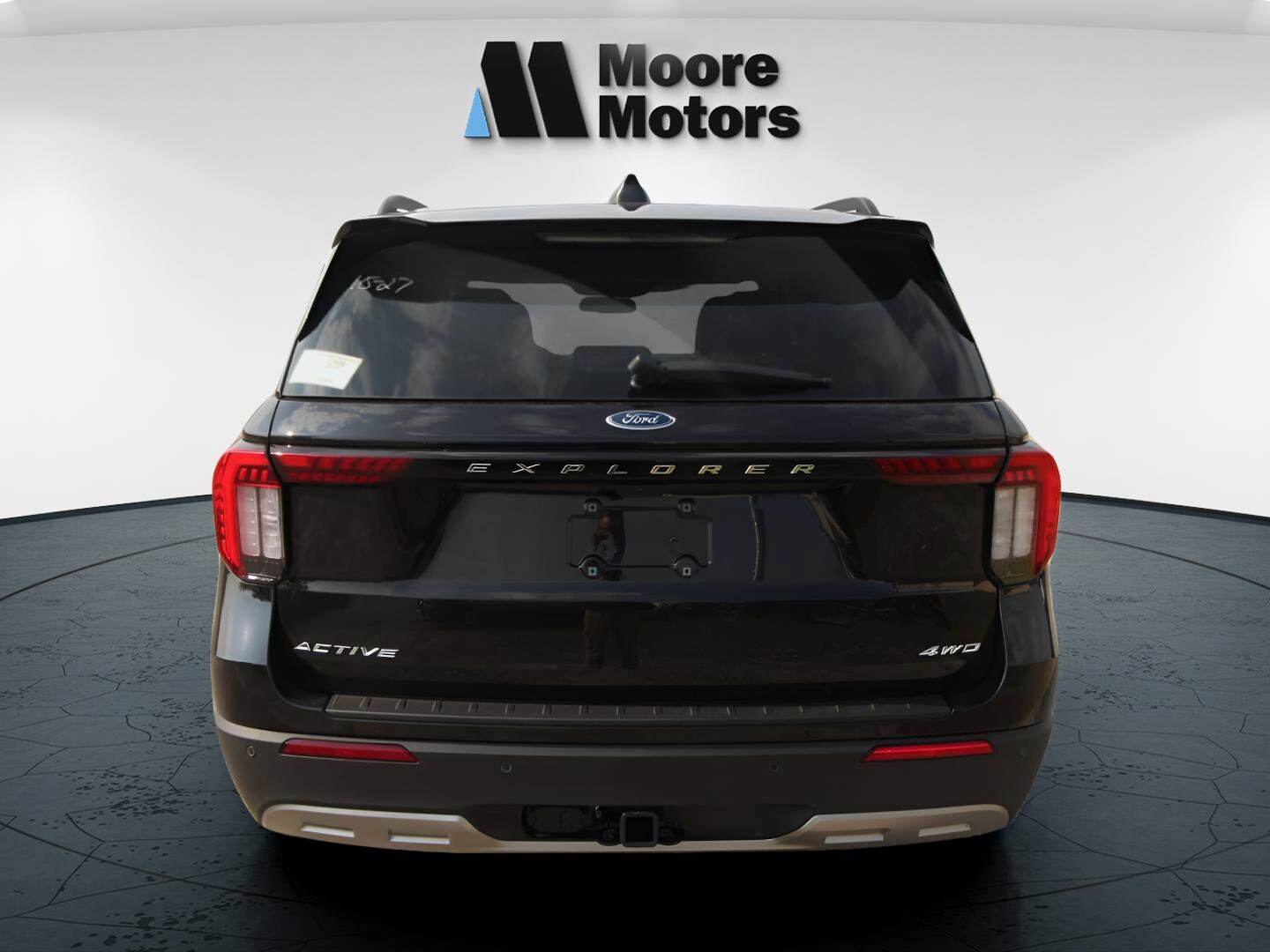 2025 Ford Explorer photo 4