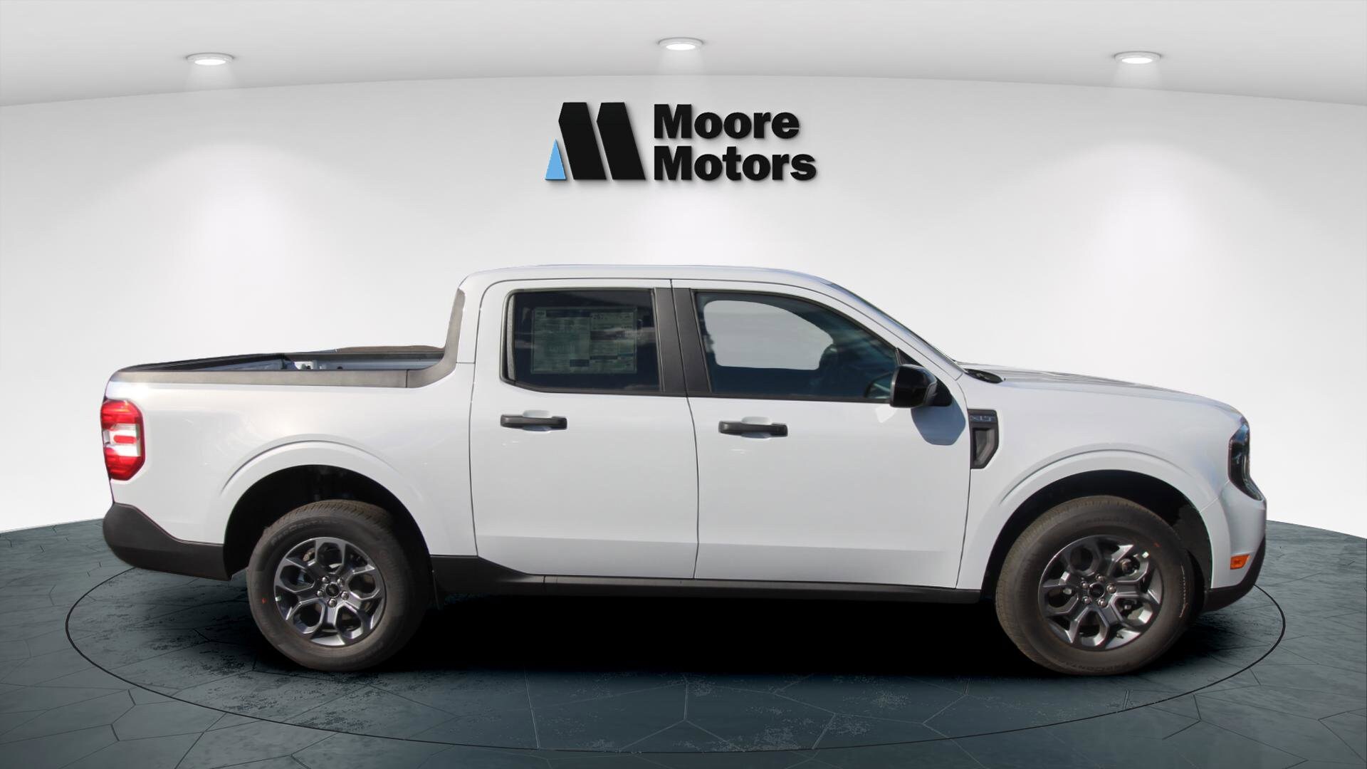 2025 Ford Maverick XLT photo 2