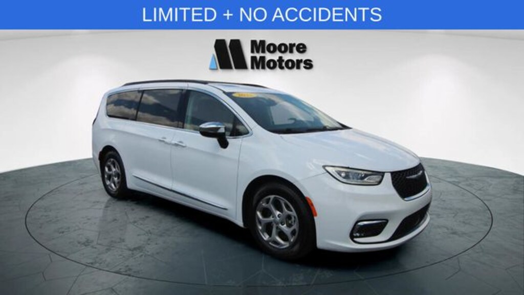 Used 2023 Chrysler Pacifica Limited Minivan/Van