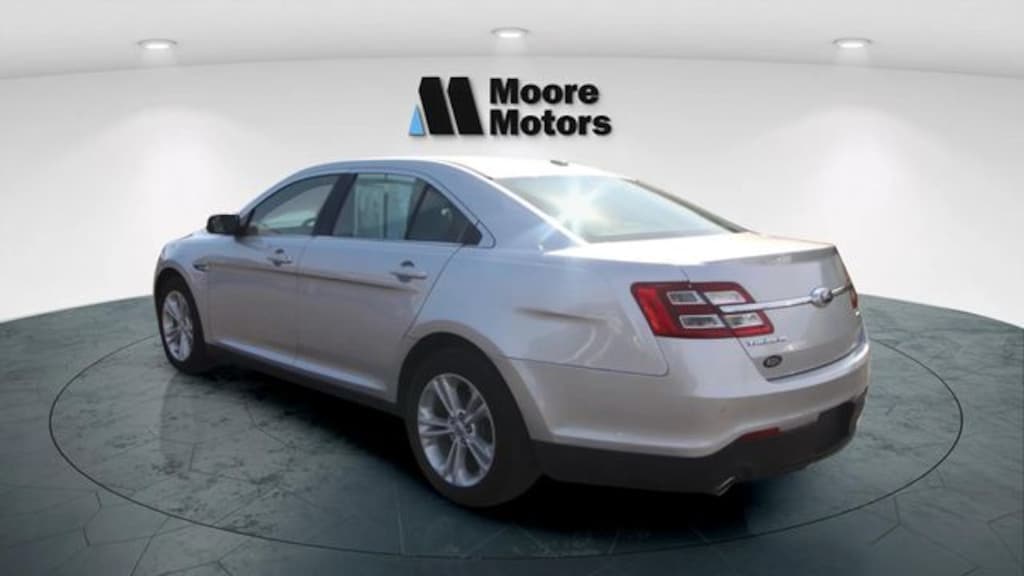 Used 2018 Ford Taurus SEL Sedan