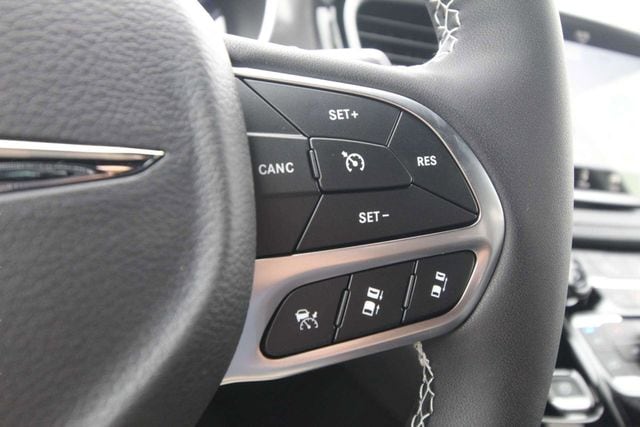 2026 Chrysler Pacifica Select - Photo 18