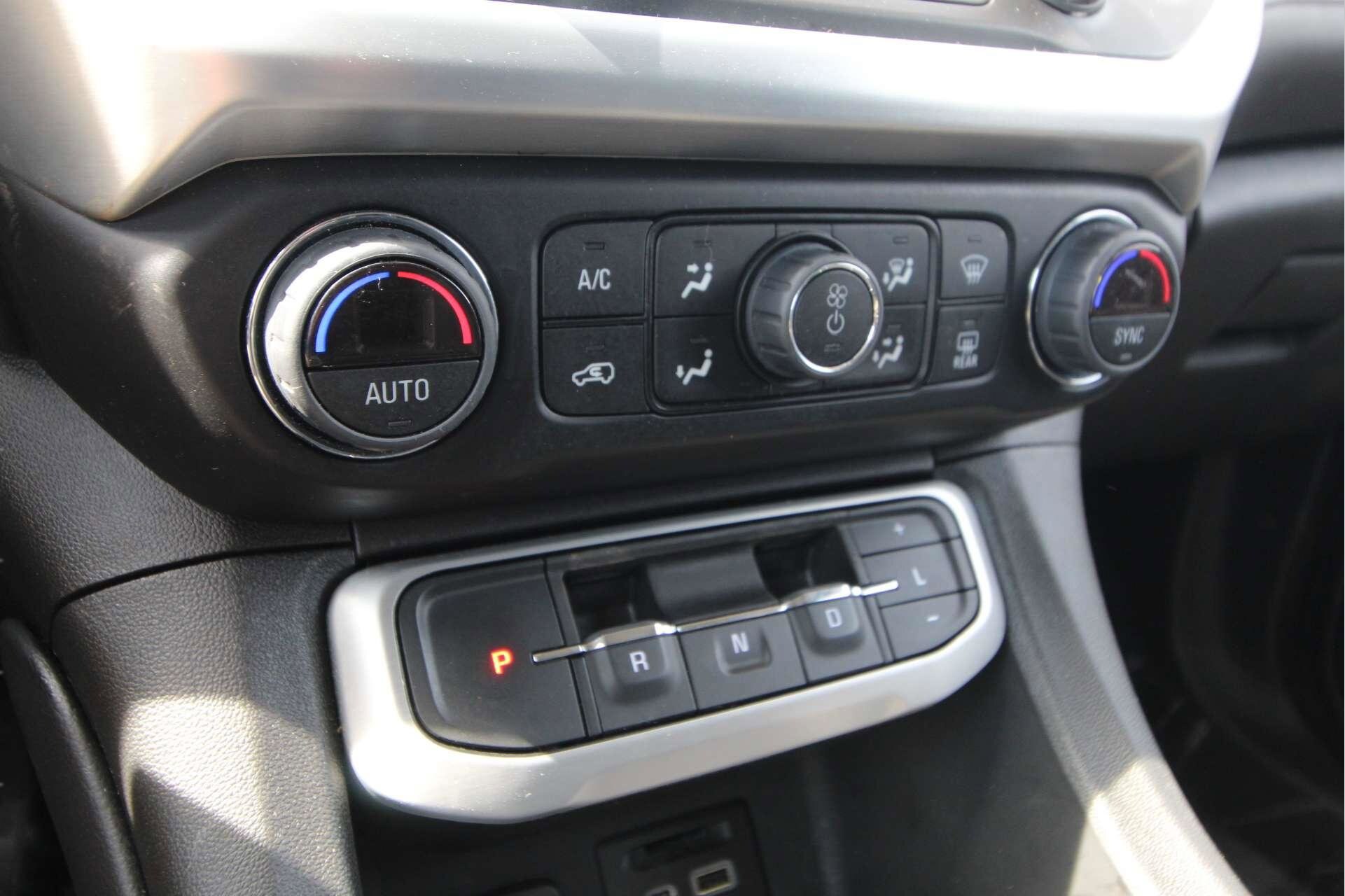 2023 GMC Acadia SLT - Photo 23