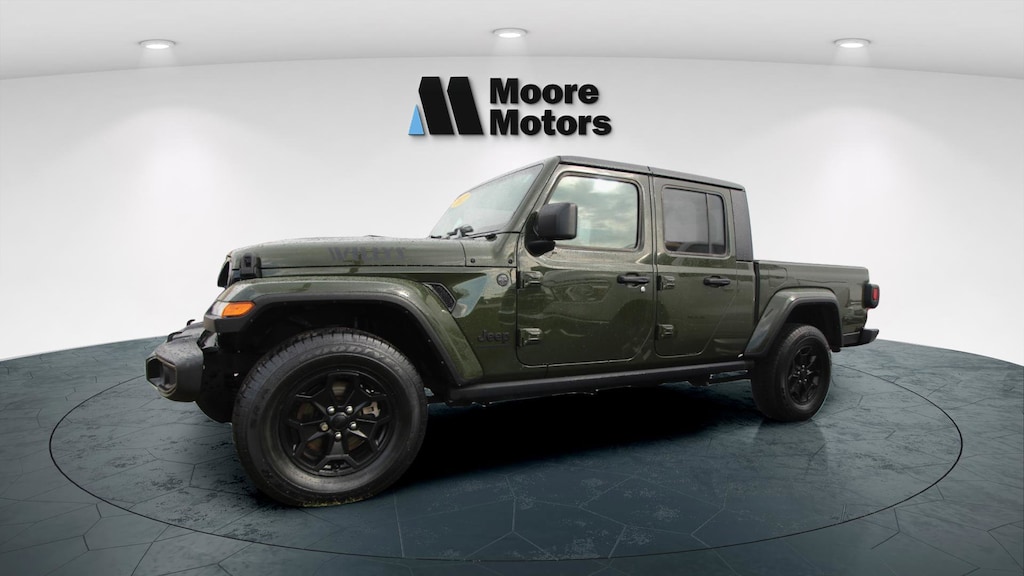 Used 2022 Jeep Gladiator Sport Truck Crew Cab