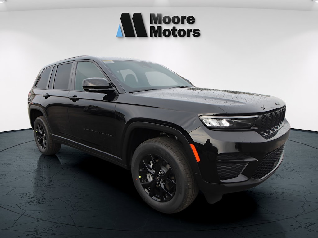 New 2025 Jeep Grand Cherokee Laredo Sport Utility