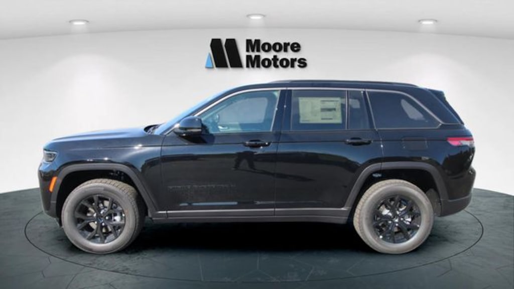 New 2026 Jeep Grand Cherokee LAREDO ALTITUDE 4X4 Sport Utility