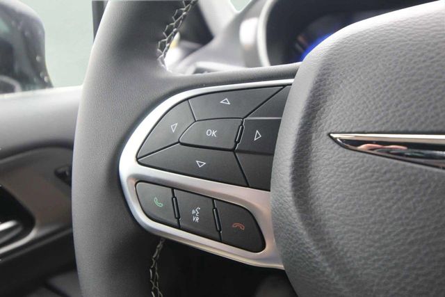 2026 Chrysler Pacifica Select - Photo 17