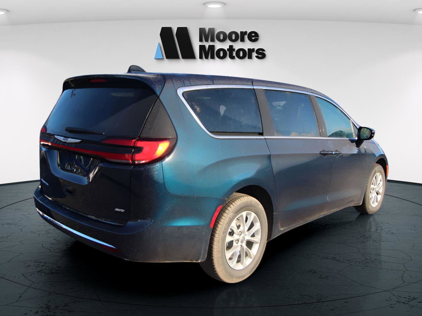 2025 Chrysler Pacifica photo 2