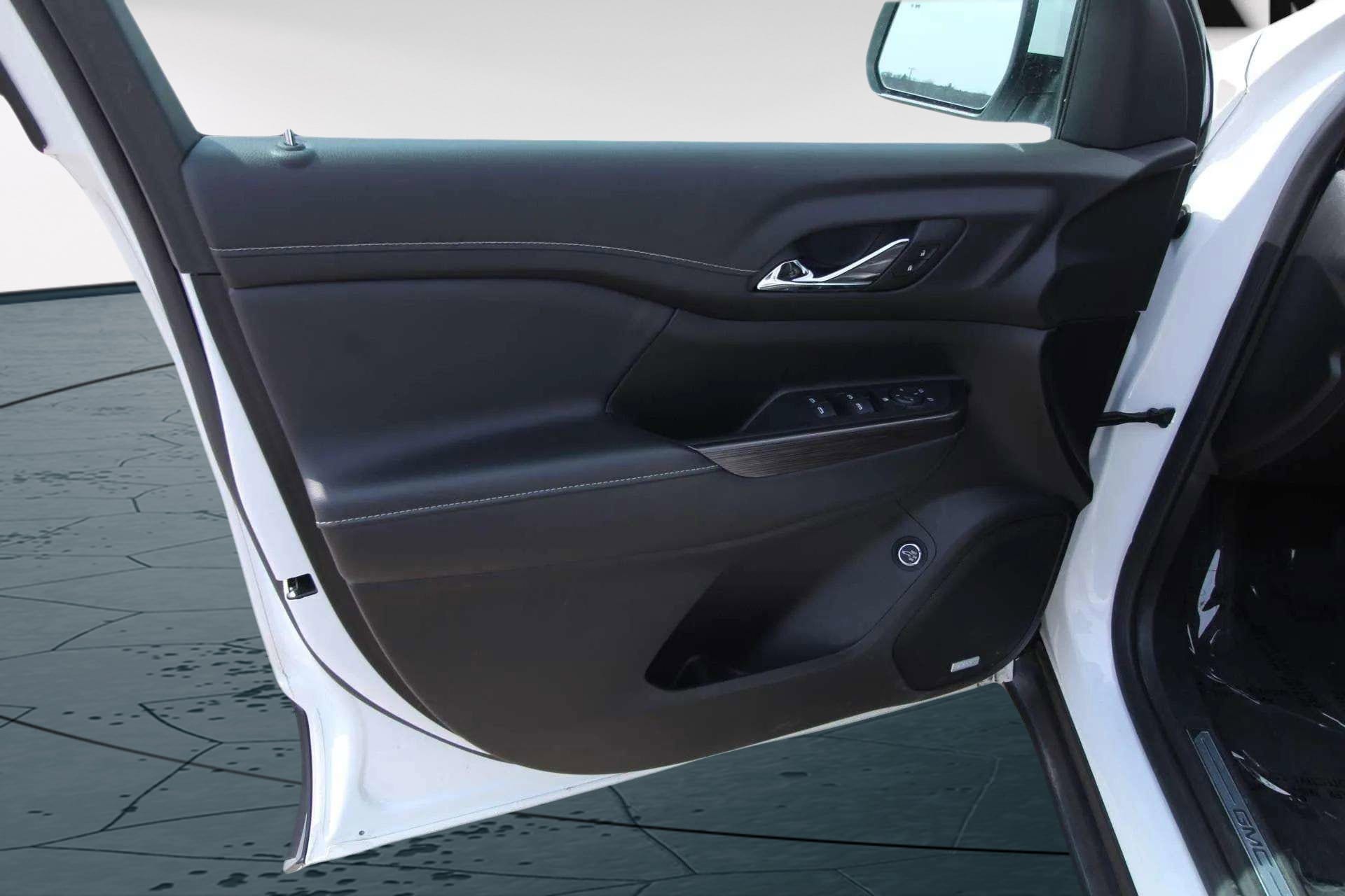 2023 GMC Acadia SLT - Photo 9