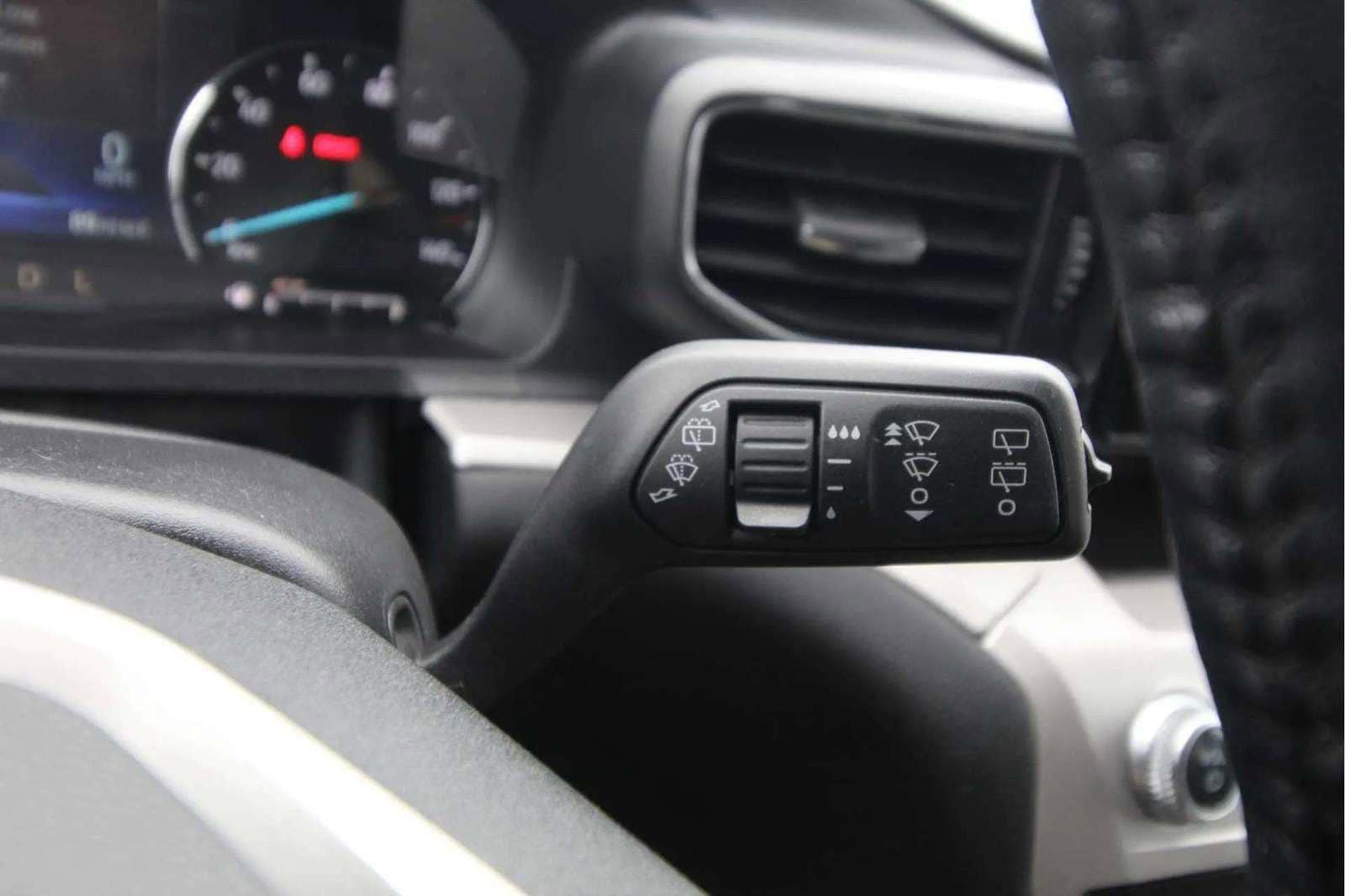 2023 Ford Explorer XLT - Photo 20