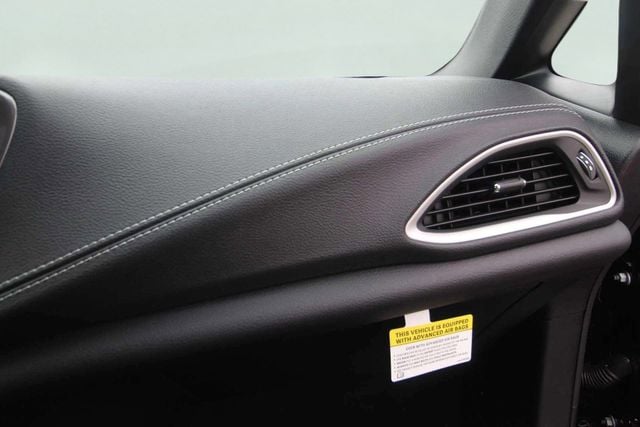 2026 Chrysler Pacifica Select - Photo 28