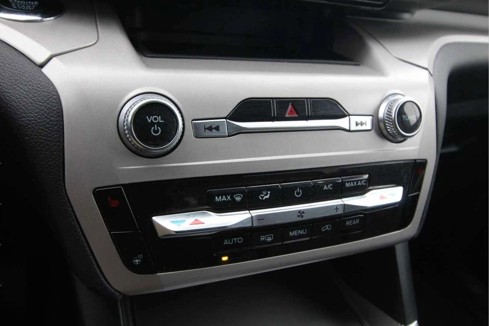 2023 Ford Explorer XLT - Photo 24