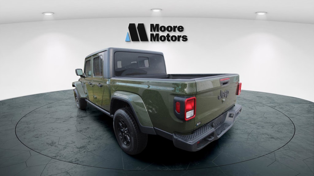Used 2022 Jeep Gladiator Sport Truck Crew Cab
