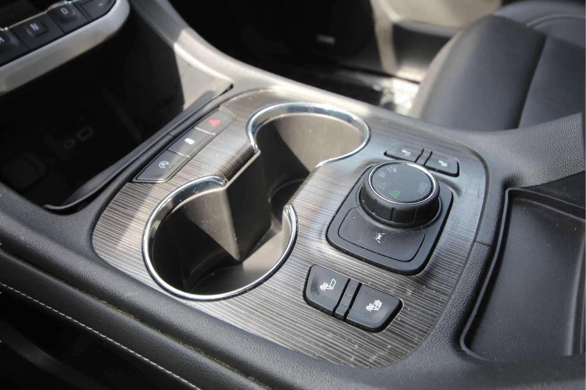 2023 GMC Acadia SLT - Photo 25