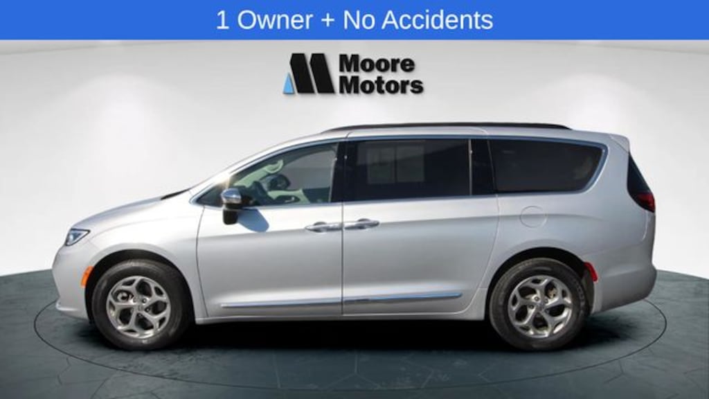 Used 2023 Chrysler Pacifica Limited Minivan/Van