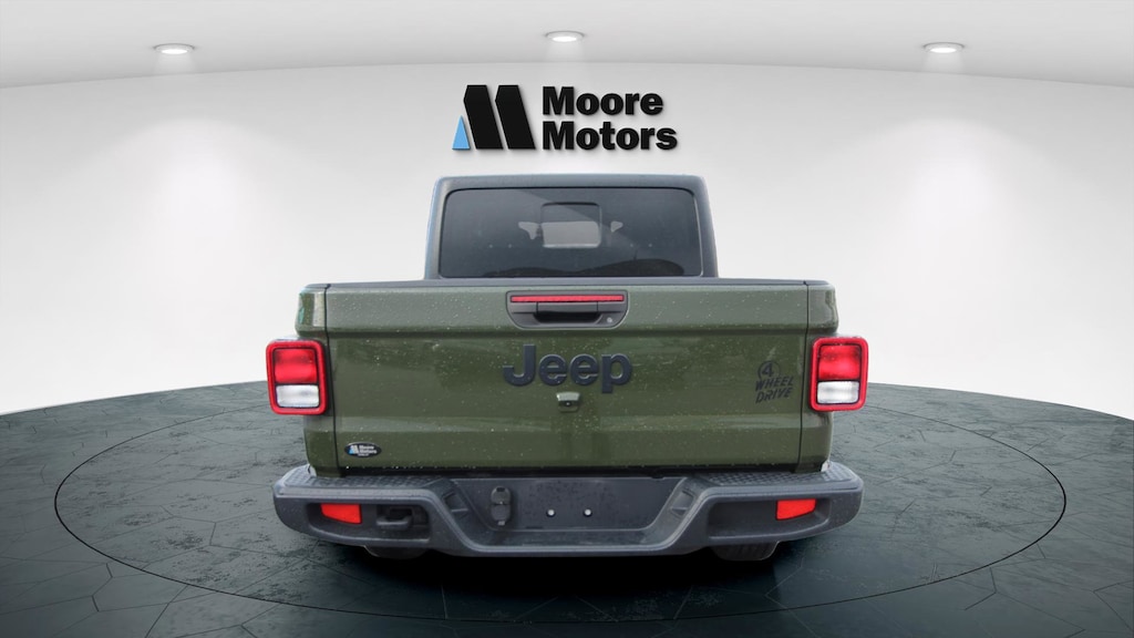 Used 2022 Jeep Gladiator Sport Truck Crew Cab