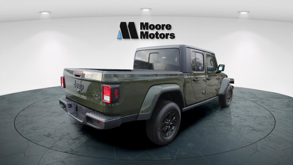 Used 2022 Jeep Gladiator Sport Truck Crew Cab