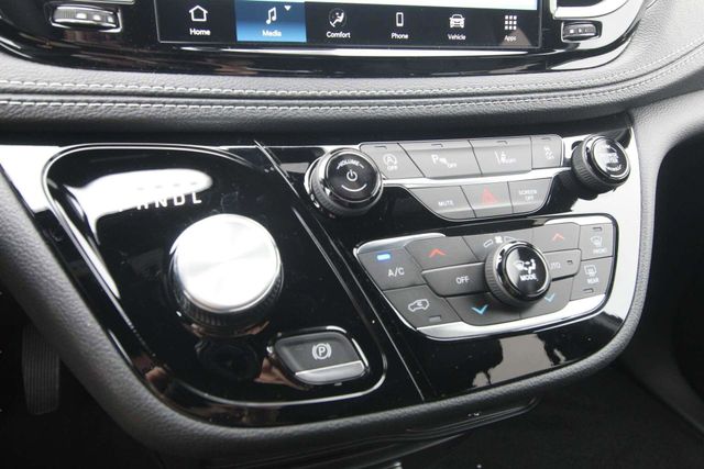 2026 Chrysler Pacifica Select - Photo 23