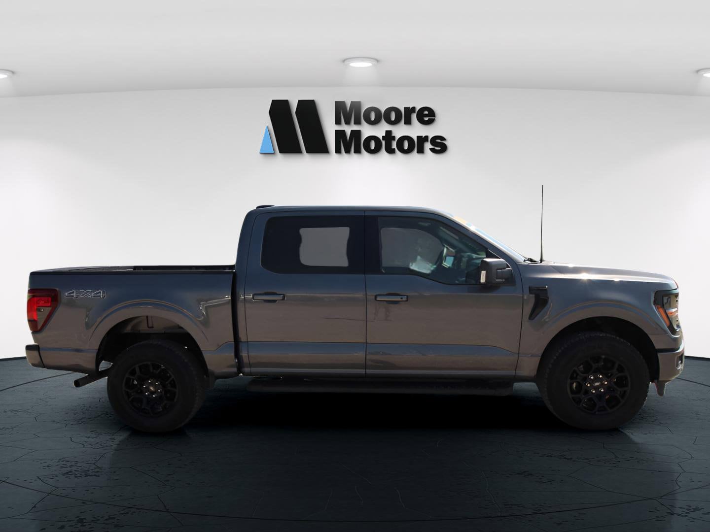 2024 Ford F-150 XLT photo 2