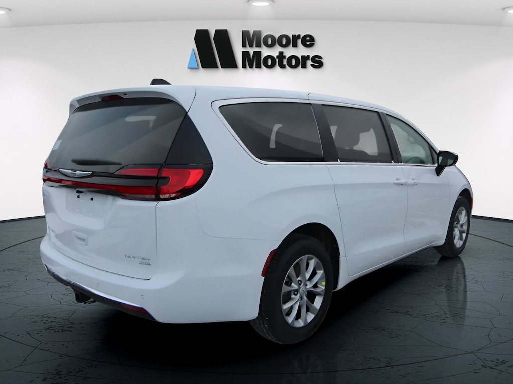 New 2026 Chrysler Pacifica Limited Passenger Van