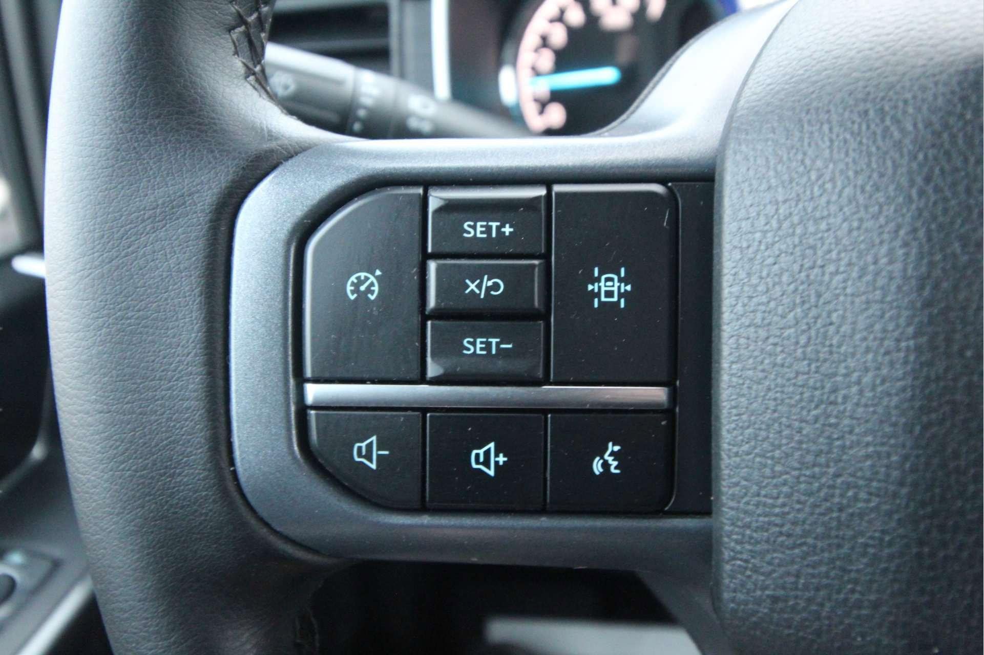 2023 Ford F-150 XLT - Photo 17