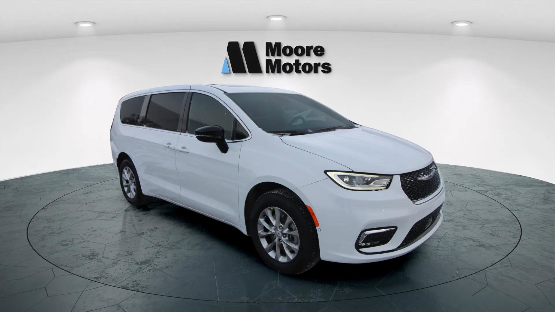 2026 Chrysler Pacifica Limited's photo