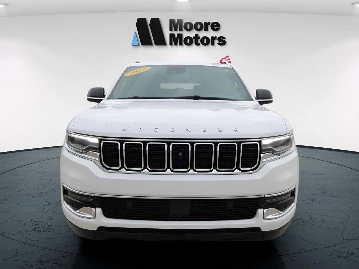 2023 Jeep Wagoneer L Base photo 2
