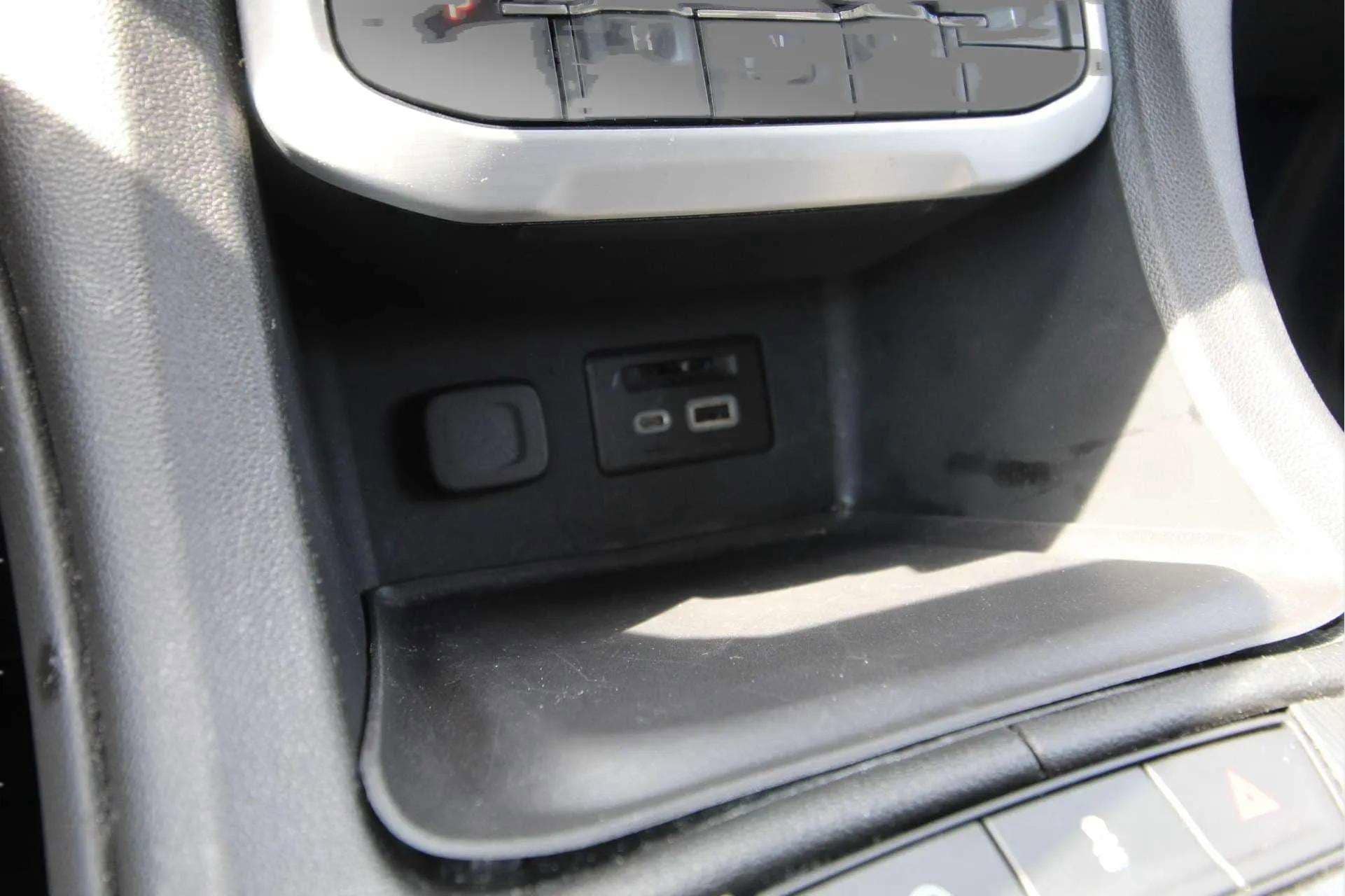 2023 GMC Acadia SLT - Photo 24