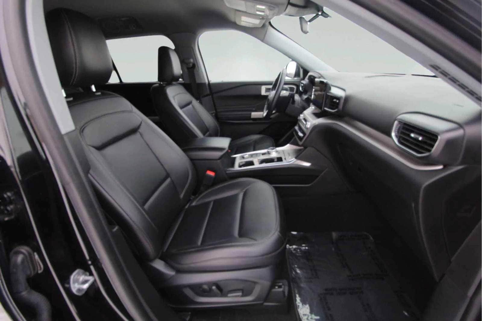 2023 Ford Explorer XLT - Photo 28