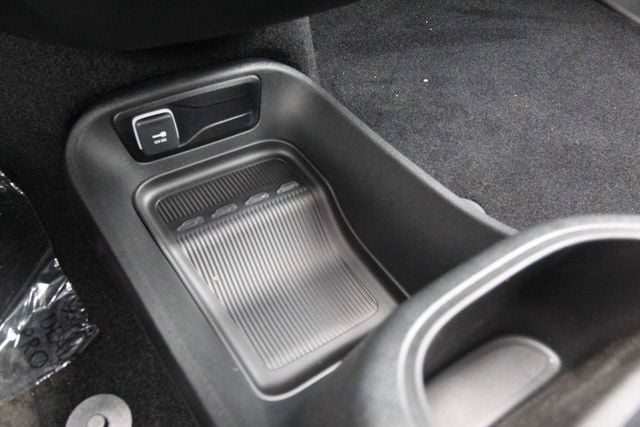 2026 Chrysler Pacifica Select - Photo 26