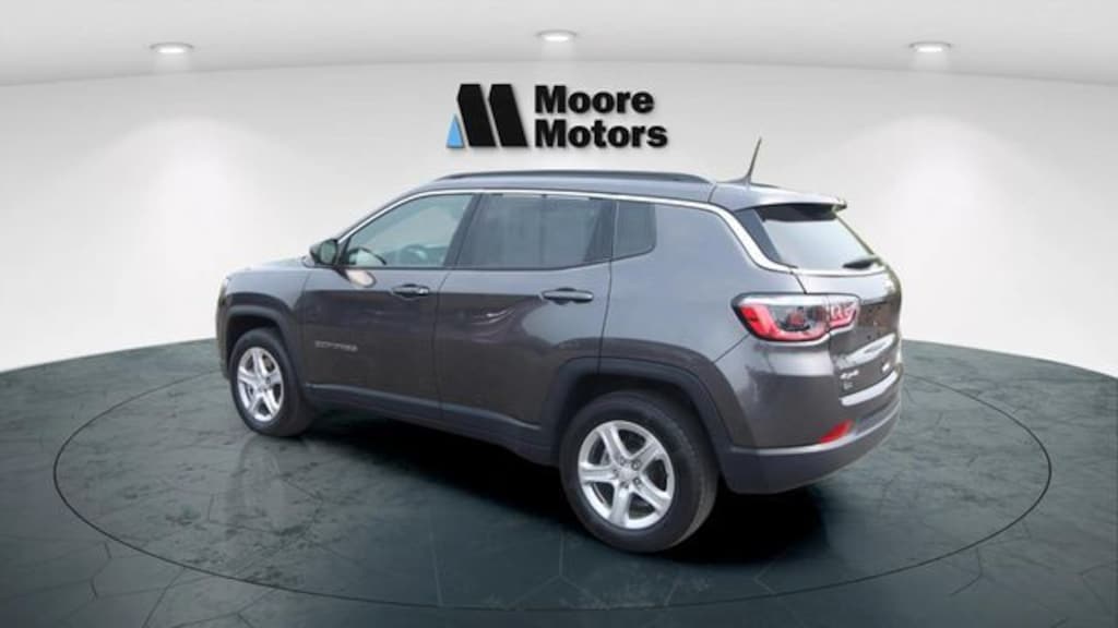 Used 2023 Jeep Compass Latitude SUV