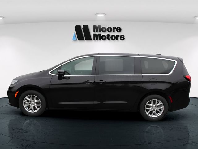 2026 Chrysler Pacifica Select - Photo 6