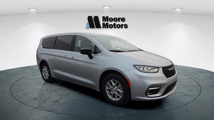 Featured new 2026 Chrysler Pacifica Select Passenger Van for sale in Caro, MI