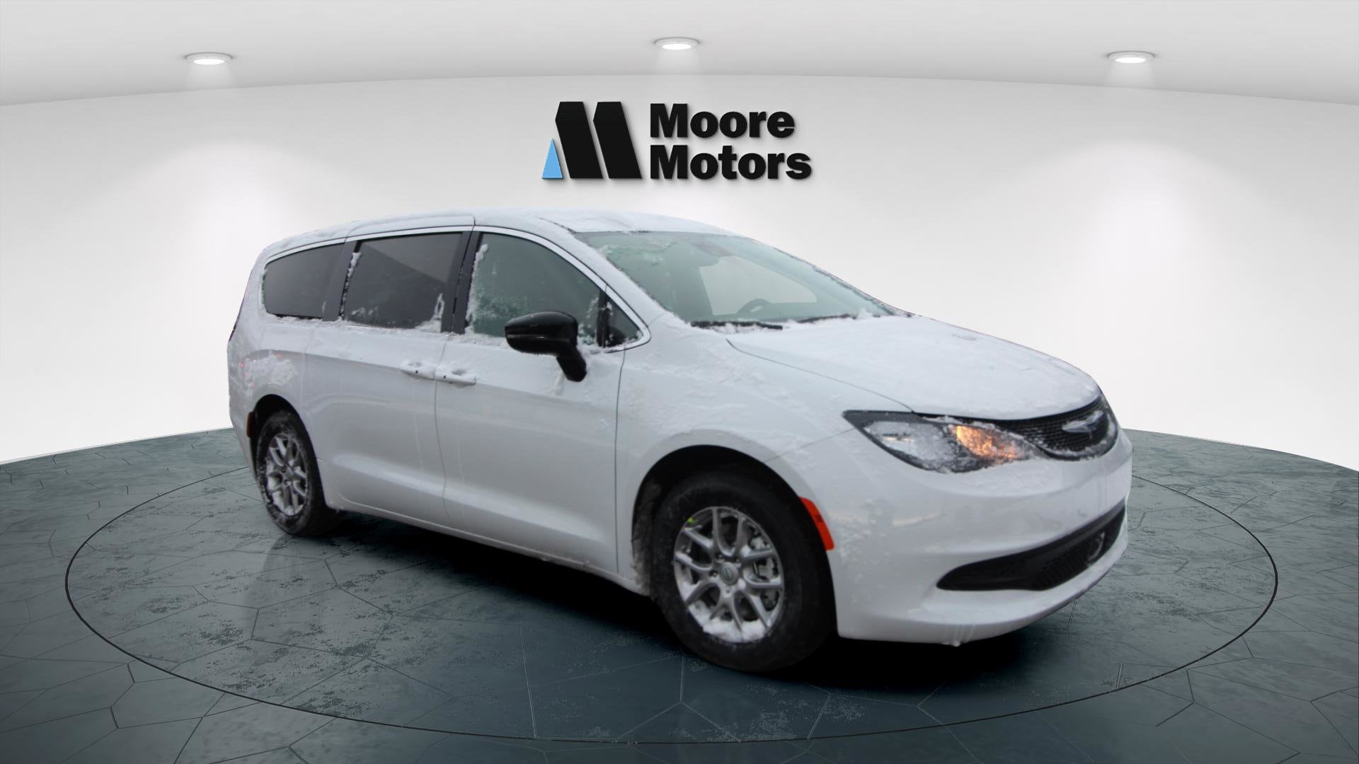 2026 Chrysler Voyager LX's photo