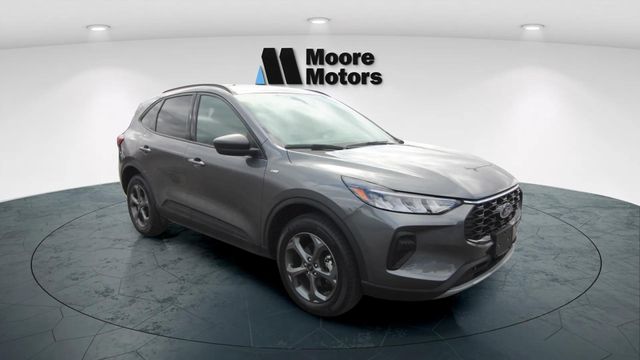 2025 Ford Escape ST-Line AWD's photo