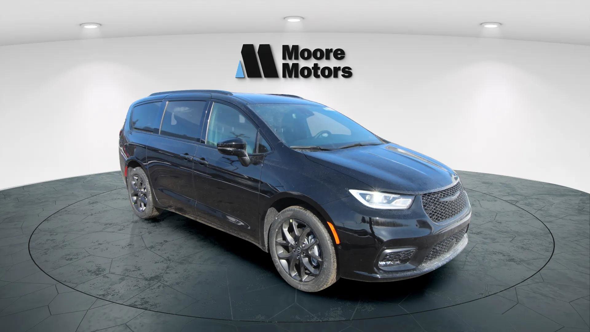 2026 Chrysler Pacifica Select AWD's photo