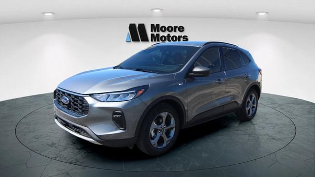 2025 Ford Escape ST-Line FWD's photo