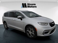 2026 Chrysler Pacifica Pinnacle Passenger Van