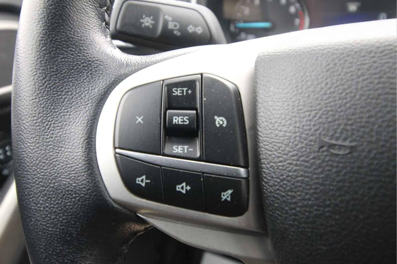 2023 Ford Explorer XLT - Photo 18