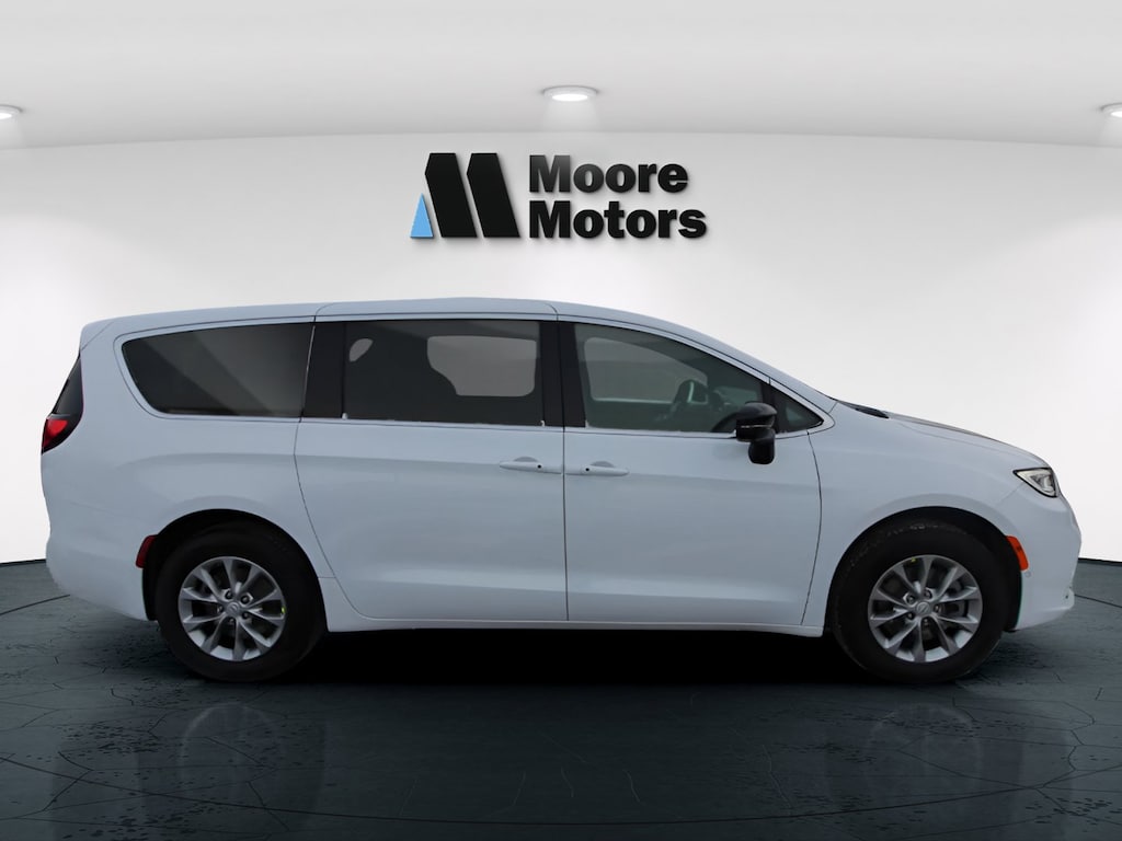 New 2026 Chrysler Pacifica Limited Passenger Van