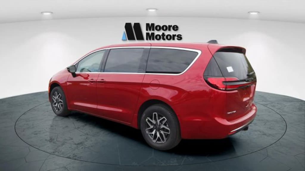 New 2027 Chrysler Pacifica LIMITED AWD Passenger Van