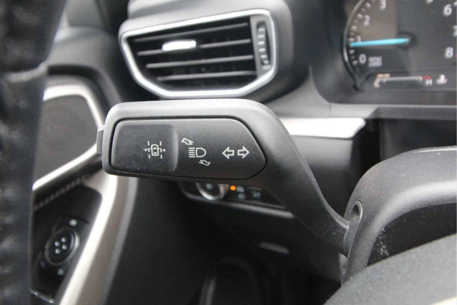 2023 Ford Explorer XLT - Photo 17