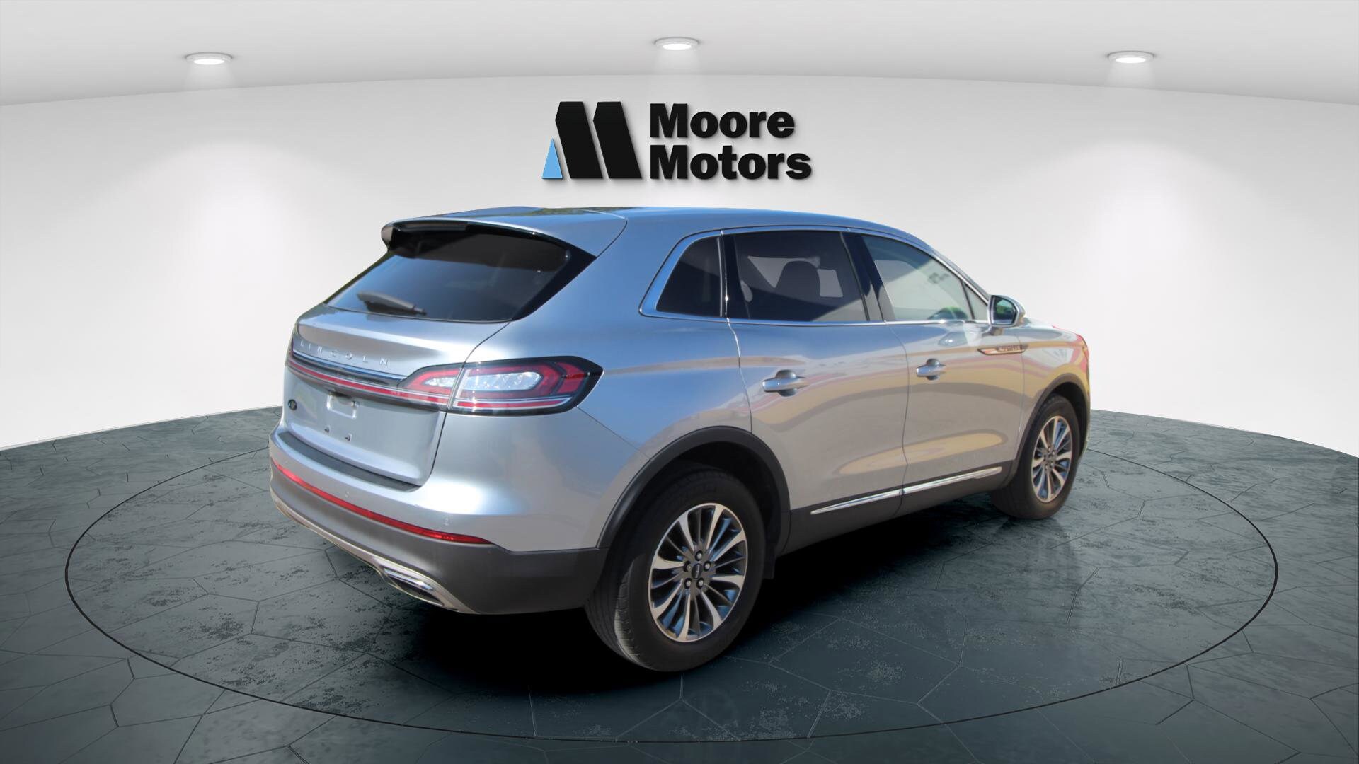 2022 Lincoln Nautilus Standard photo 3