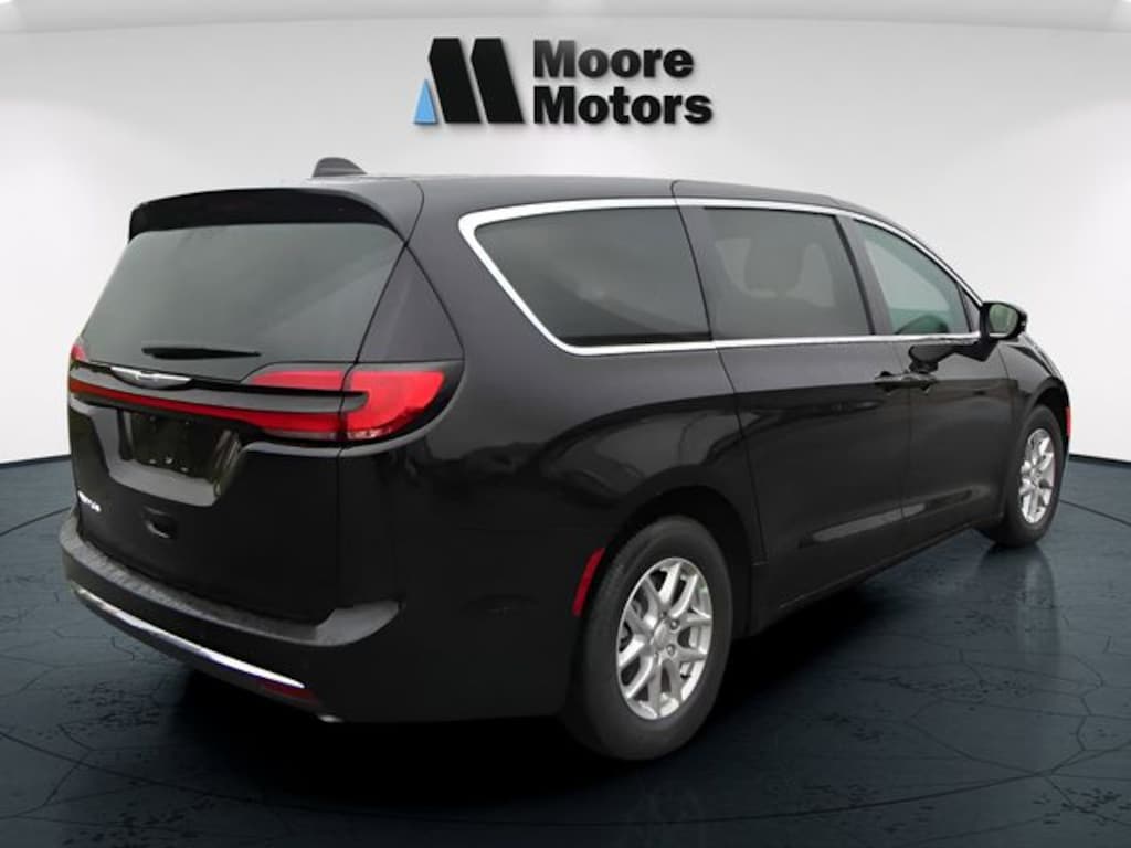 New 2026 Chrysler Pacifica SELECT Passenger Van