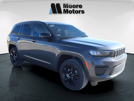 Featured used 2025 Jeep Grand Cherokee Laredo SUV 1C4RJHAG4SC317313 for sale in Caro, MI