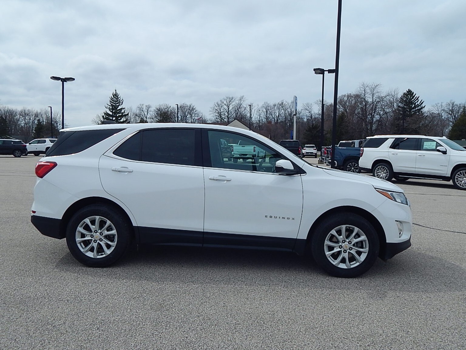 Used 2019 Chevrolet Equinox 2FL with VIN 2GNAXJEV0K6234263 for sale in Sebewaing, MI