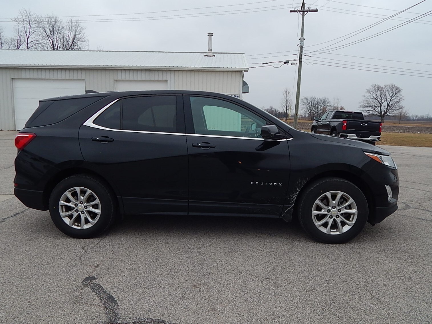 2019 Chevrolet Equinox LT photo 2