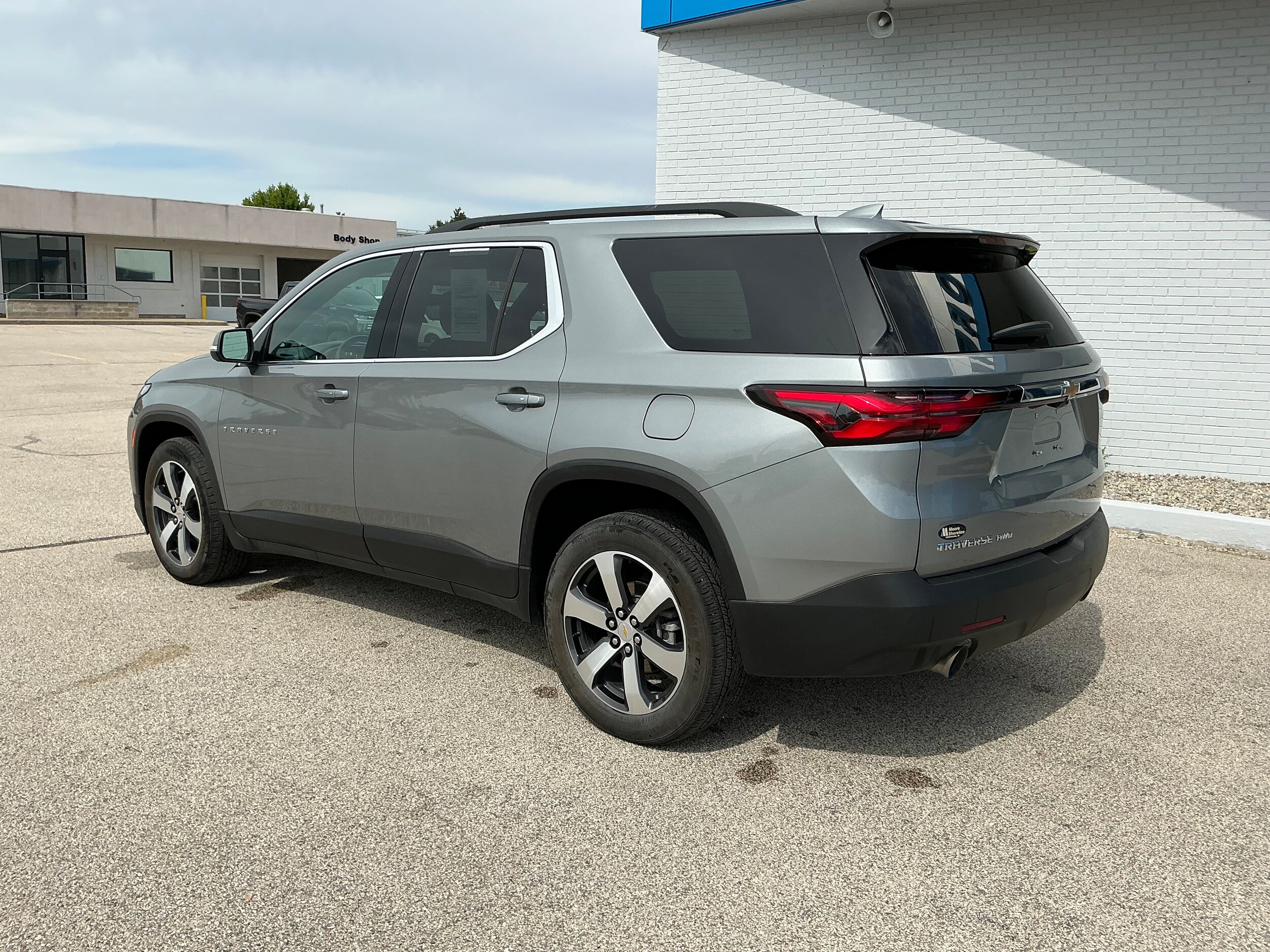 2023 Chevrolet Traverse Leather photo 3