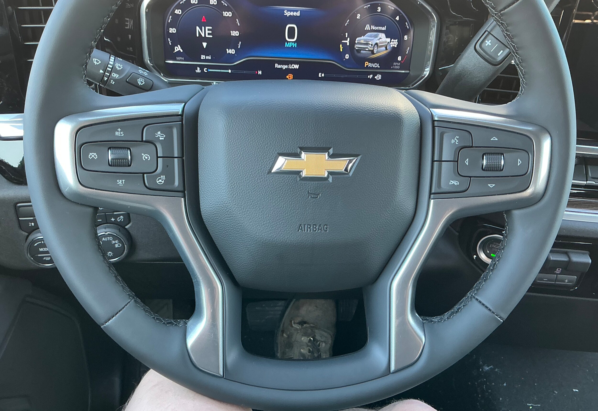 2025 Chevrolet Silverado 1500 LT photo 2