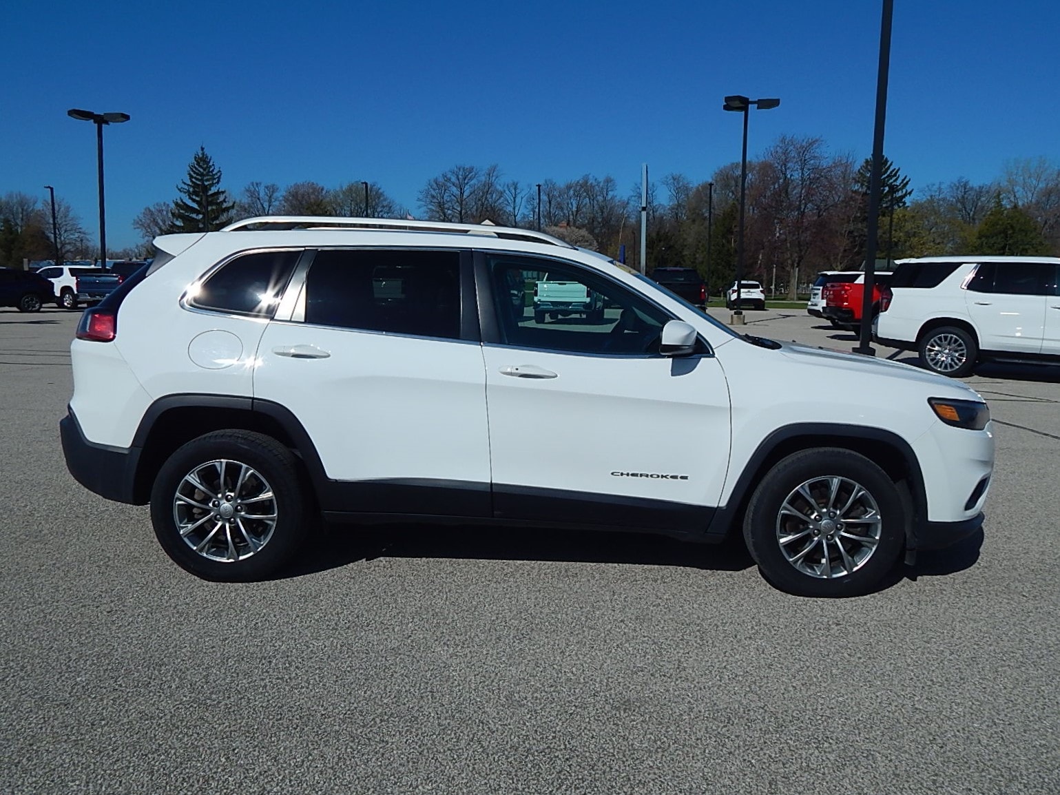 Used 2020 Jeep Cherokee Latitude Plus with VIN 1C4PJLLB2LD586126 for sale in Sebewaing, MI