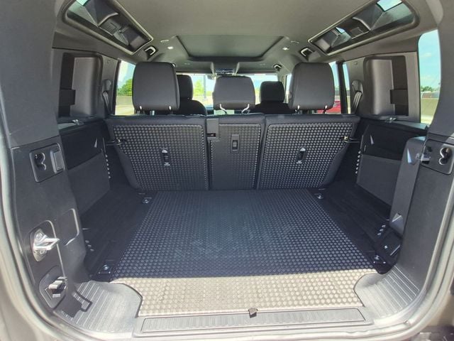2025 Land Rover Defender S - Photo 22
